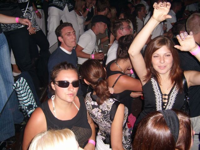 i/Kranj/Absolvent08/07-BlackWhiteParty/absolvent 1946.jpg_640.jpg